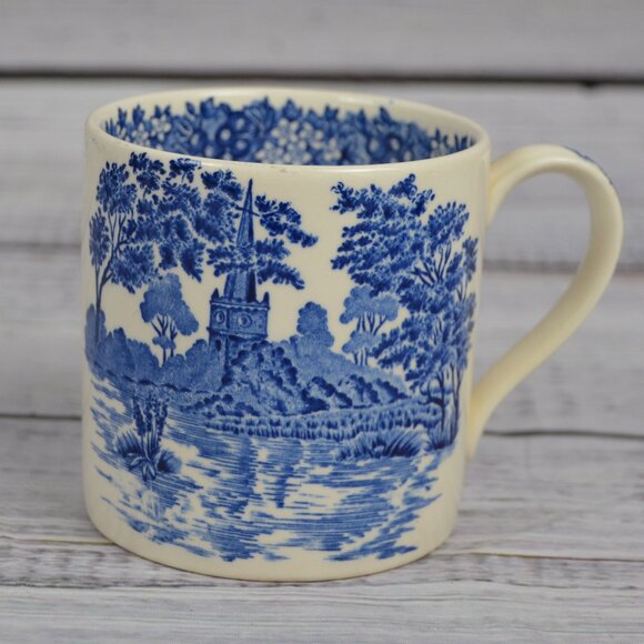 Wedgwood Romantic England Holy Trinity Church Stratford-on-Avon Mug Set READ - Picture 4 of 16